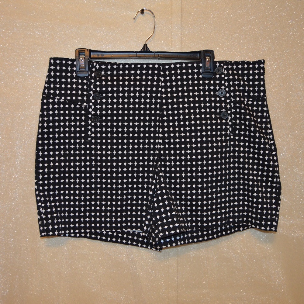 TOMMY HILFIGER BLACK AND WHITE POLKA DOT SHORTS